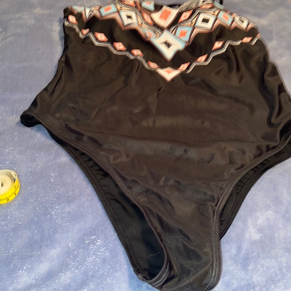 NWOT/ Beautifully colorful Aztec print one piece